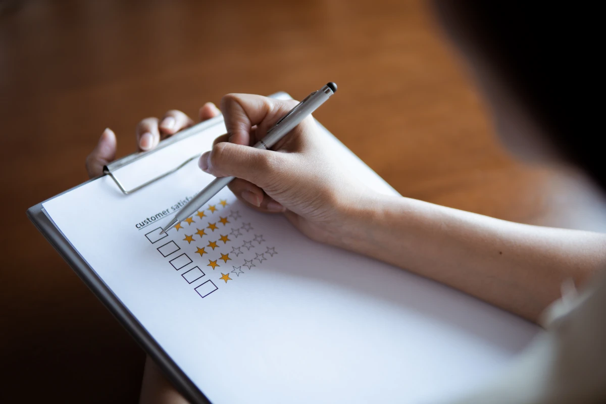 L'importance des avis clients et des témoignages pour le SEO sur Google